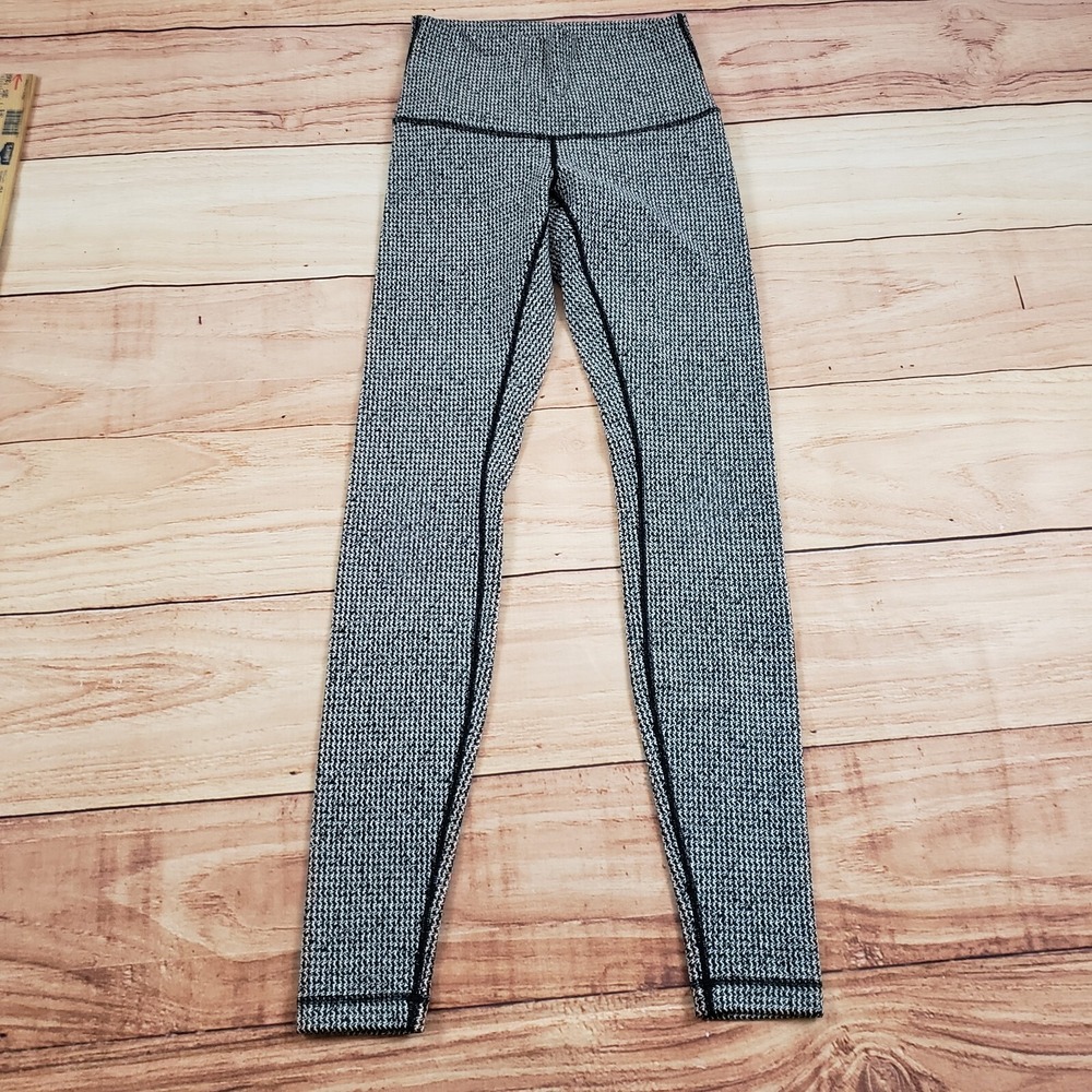 Lululemon Pants Womens 6 Black White Leggings‎ Outdoors Lightweight Yoga Gym